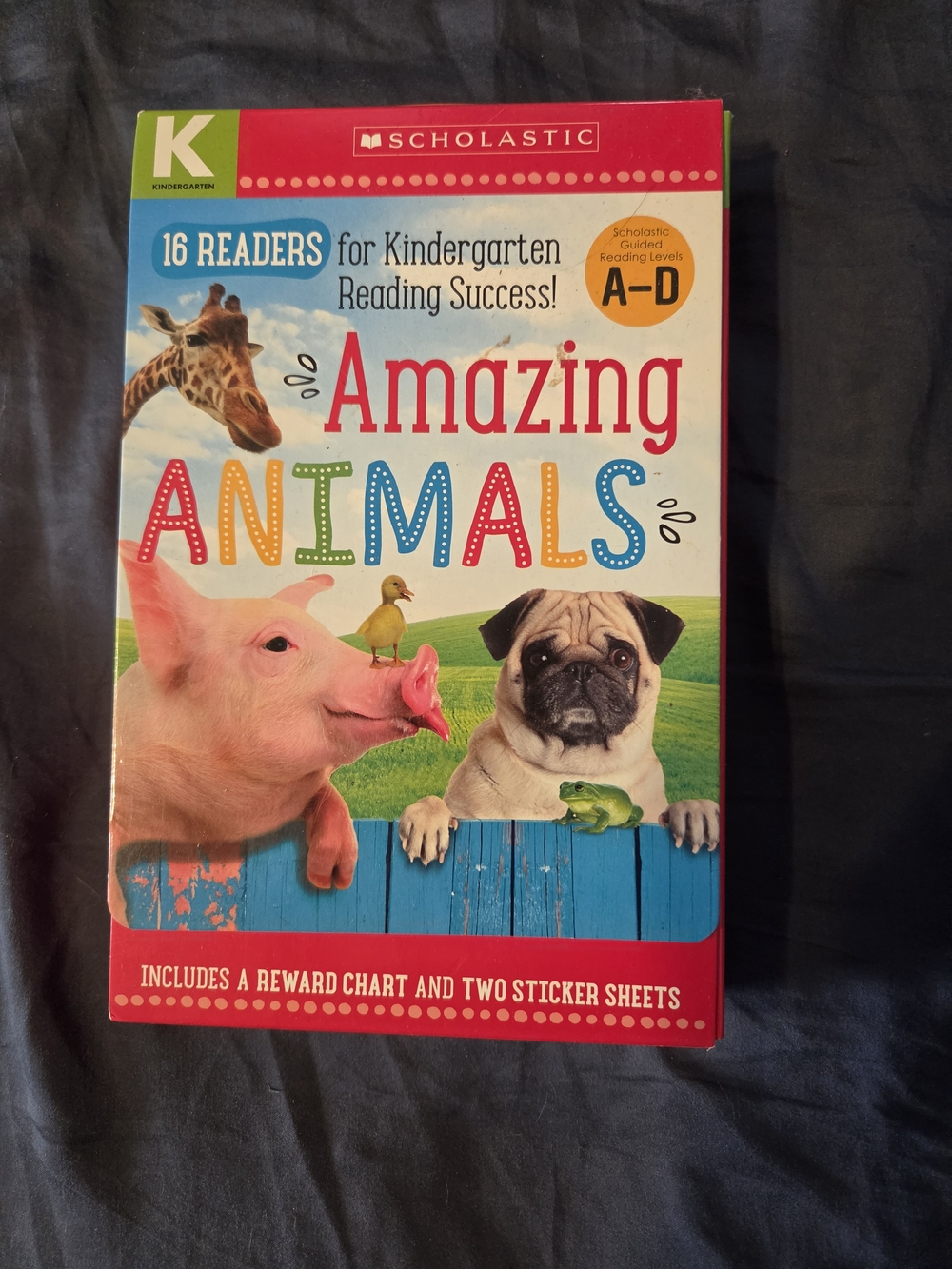 Scholastic Amazing Animals Readers - Red, Blue, Green, Pink
